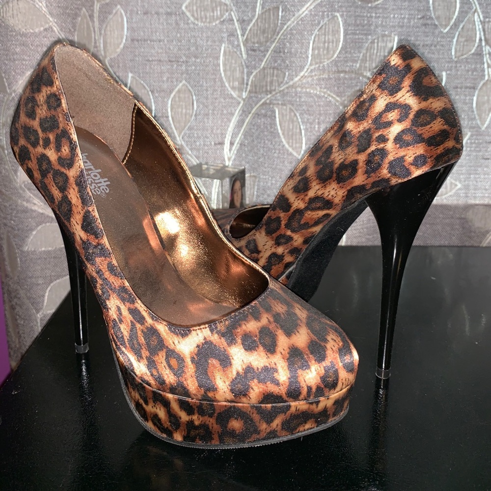 Cheetah print pumps